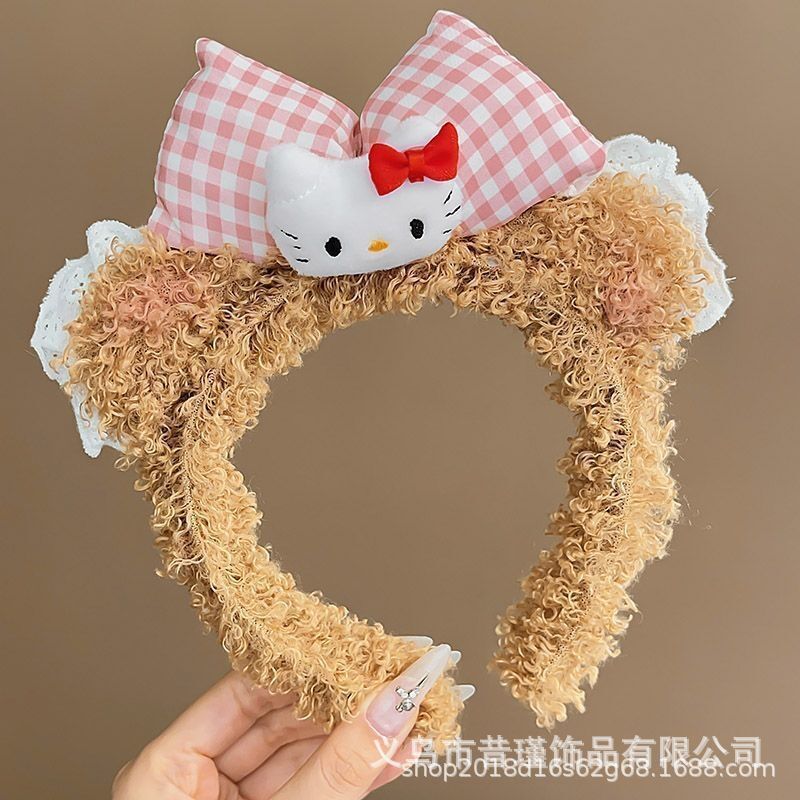 Hair Care In Japan - Hello Kitty Cartoon Velvet Wide Padded